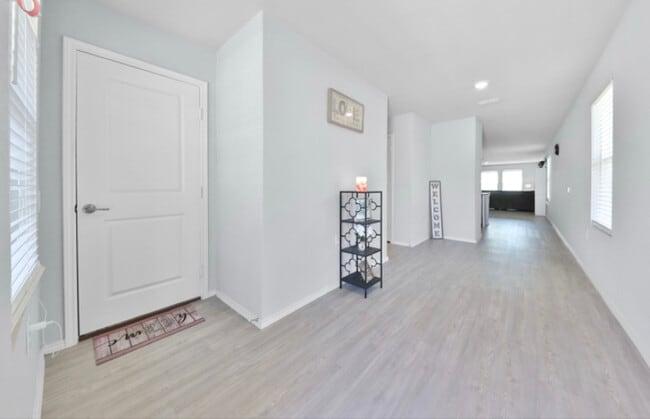 Foto del edificio - 4518 Meadowland Pl