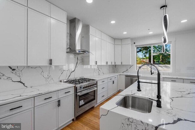 Foto del edificio - 4626 Brooks St NE