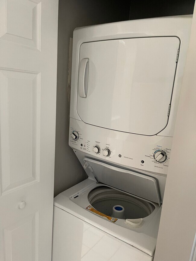 Lavadora/secadora - 674 Riverwalk Dr