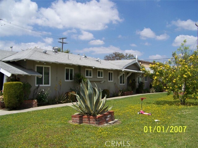 Foto del edificio - 1791 W Ball Rd