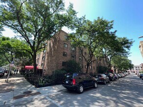 Building Photo - 3620 N Pine Grove Ave