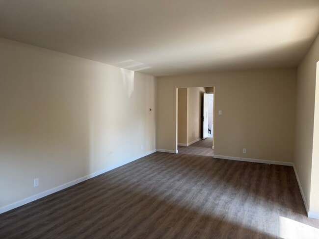 Foto del edificio - Kent/Pal