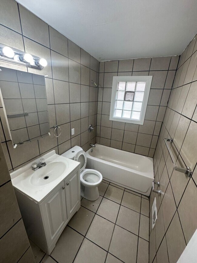 Foto del edificio - 4759 - 4761 N 46th Street - Duplex