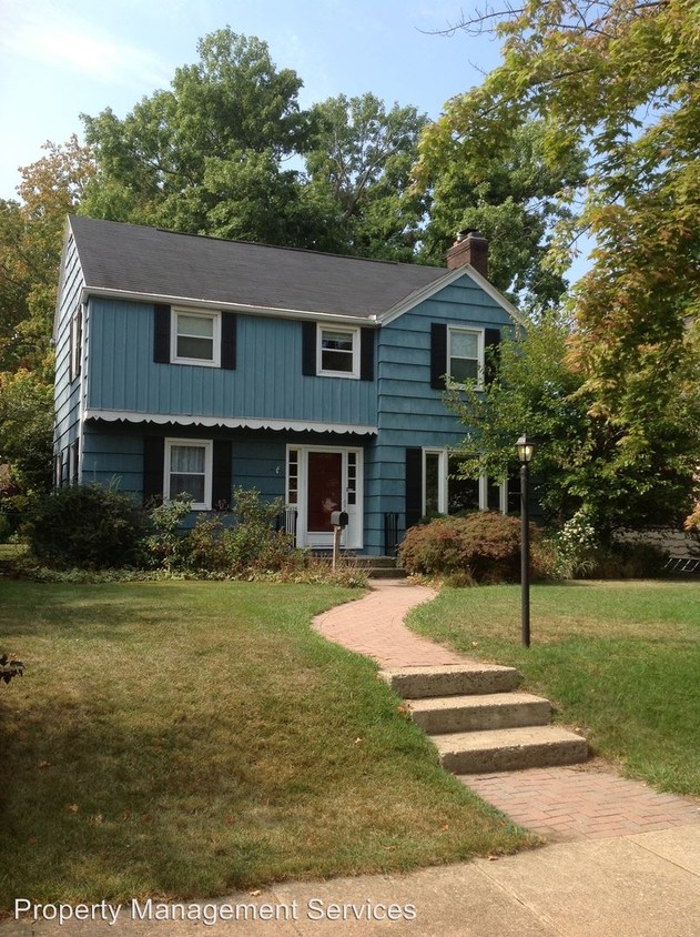 Primary Photo - 3 br, 1.5 bath House - 426 Marquette Avenue