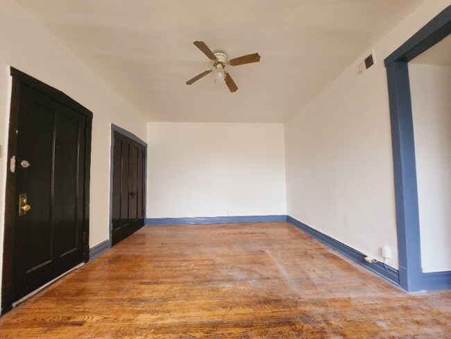 Building Photo - 1158 S Mason Ave
