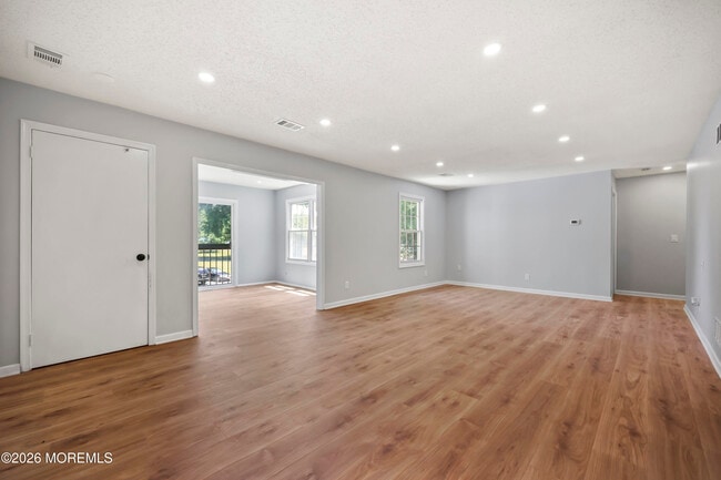 Building Photo - 18 Augusta Ct