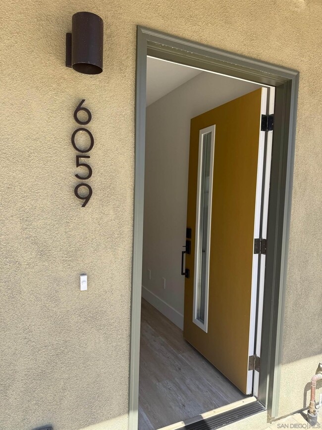 Building Photo - 6059 La Jolla Hermosa Ave