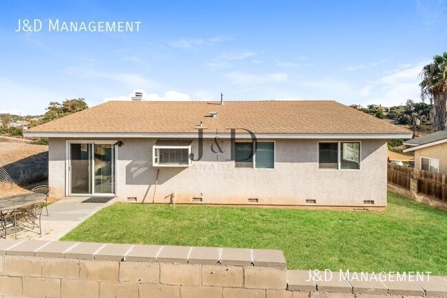 Building Photo - 5690 Cervantes Ave