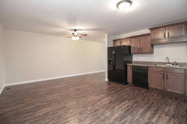 Building Photo - 1716-D Thistlewood Dr