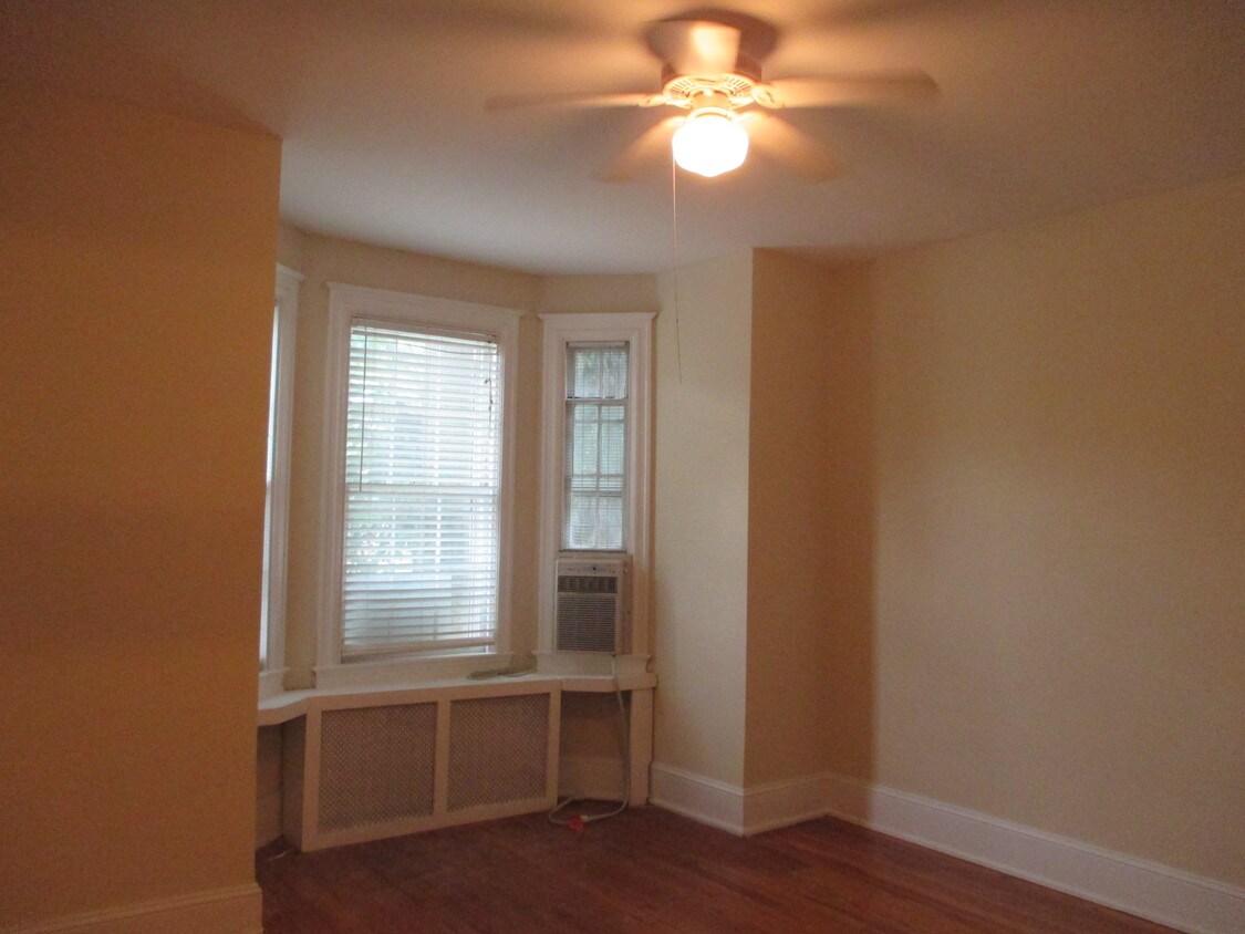 Primary Photo - 634 North Carolina Ave SE