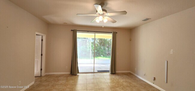 Foto del edificio - 3837 Mt Carmel Ln