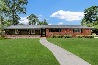 Building Photo - 1703 N Roberson St