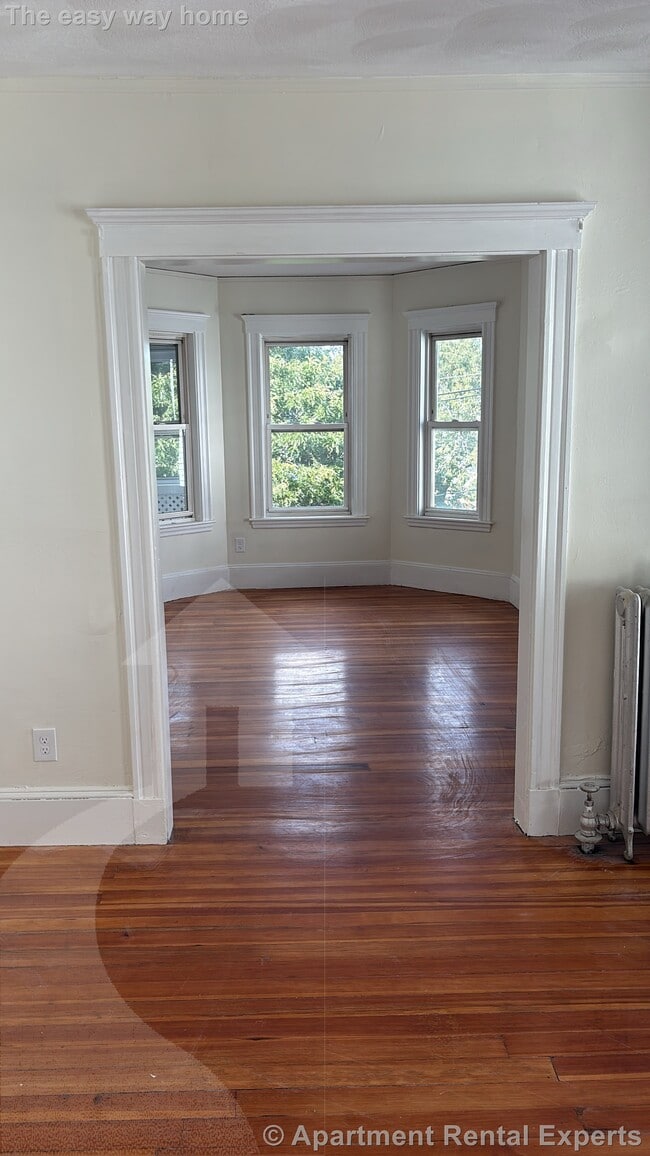 Building Photo - 76 Conwell Ave