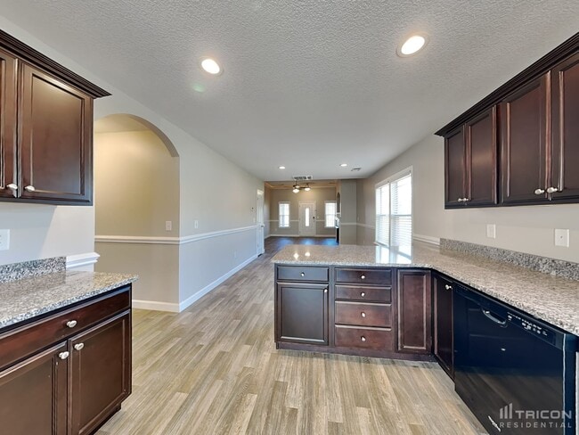 Building Photo - 801 Alley Ridge Dr