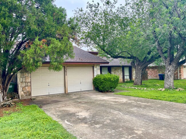 Foto del edificio - Beautiful 3 Bedroom Home in San Pedro Hills Near NEISD Schools