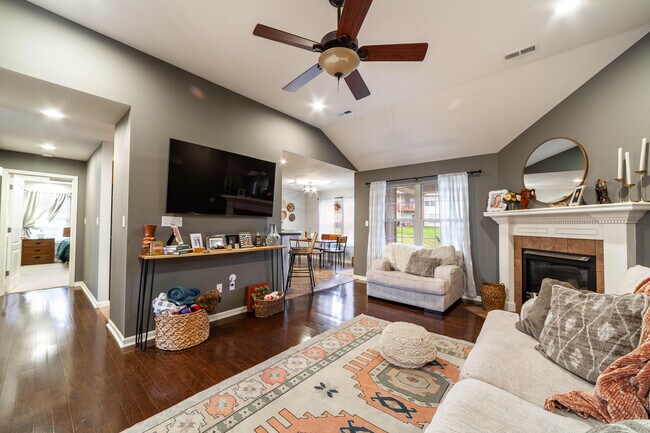 Building Photo - 3206 Blue Grouse Dr