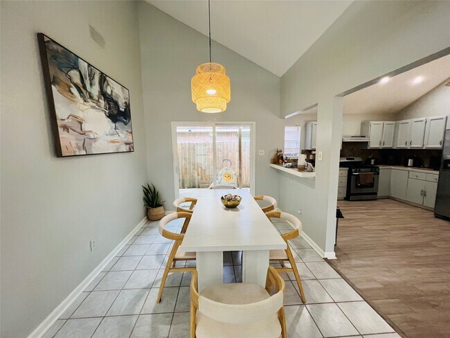 Foto del edificio - 4310 Hawk Meadow Dr