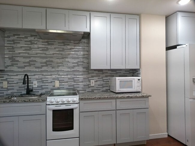 Foto del edificio - 22262 Adams St