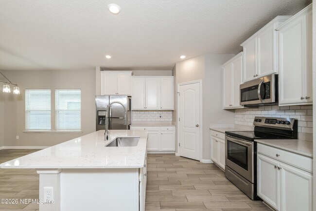 Foto del edificio - 1748 Mathews Manor Dr