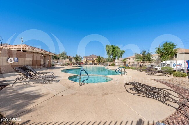 Foto del edificio - 8147 W Lynwood St