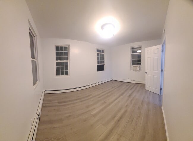 bedroom 1 - 79 Davidson St