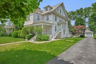 Building Photo - 12 Thomas Pl