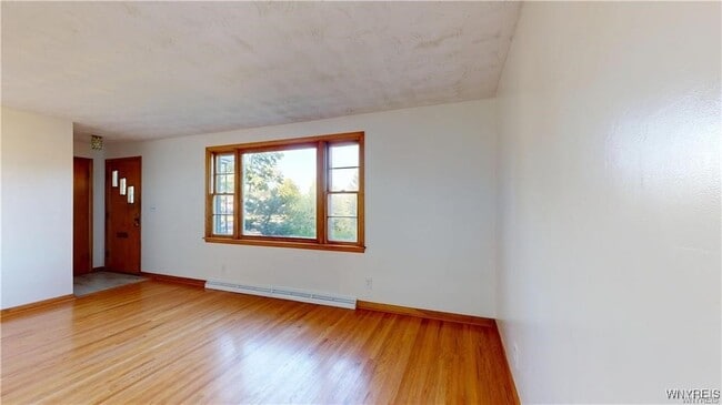 Foto del edificio - 130 Alberta Dr