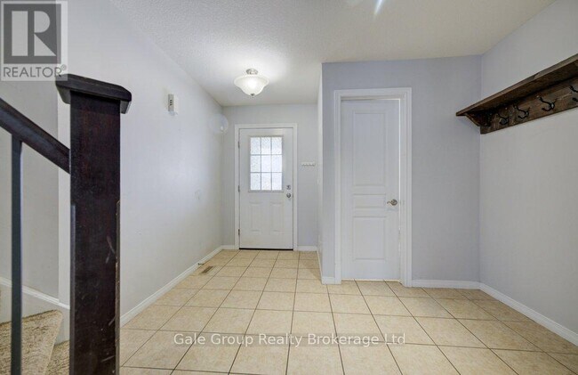 Building Photo - 395 Champlain Ave