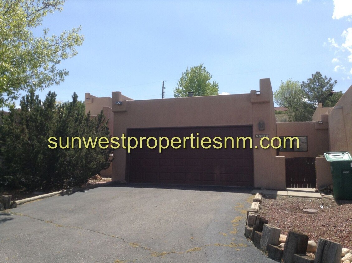 Foto principal - 3844 N Butler Ave