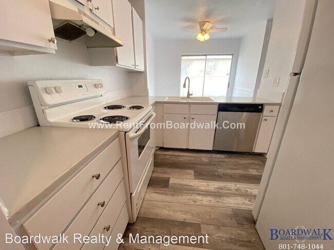 Foto del edificio - 3 br, 1 bath House - 2278 W 4185 S