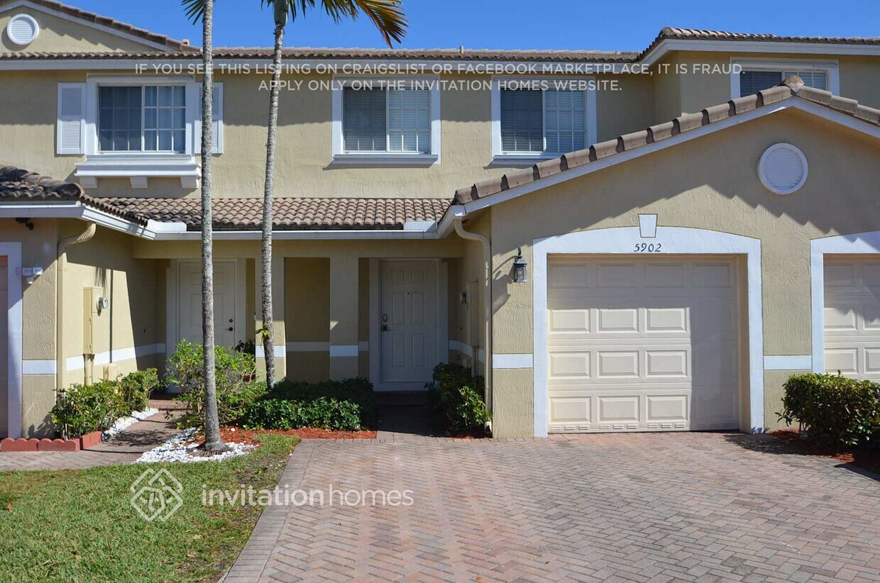 Foto principal - 5902 Royal Way