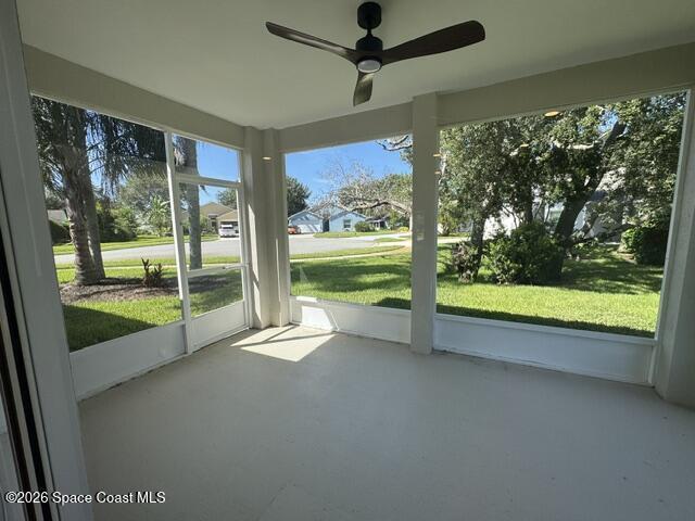 Building Photo - 982 Villa Dr
