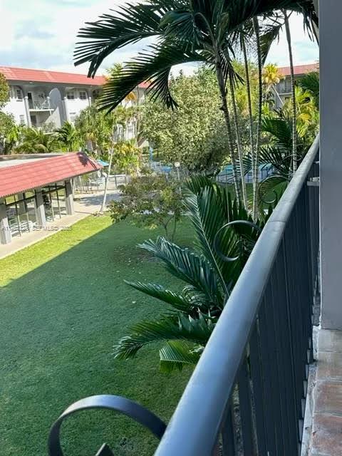 Foto del edificio - 8101 SW 72nd Ave