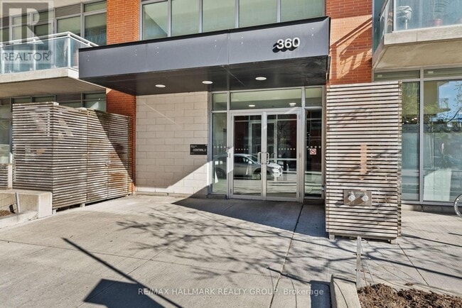 Building Photo - 360 McLeod St