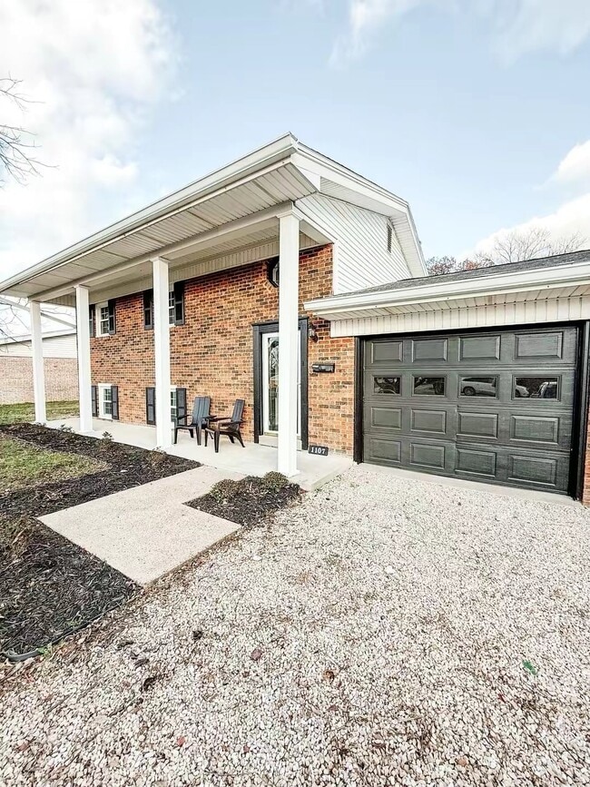 Building Photo - 1107 N Boeke Rd