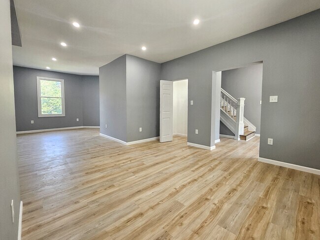 Photo - 539 Marie Ave House