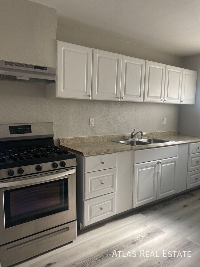 Foto del edificio - 1741 W Desert Cove Ave