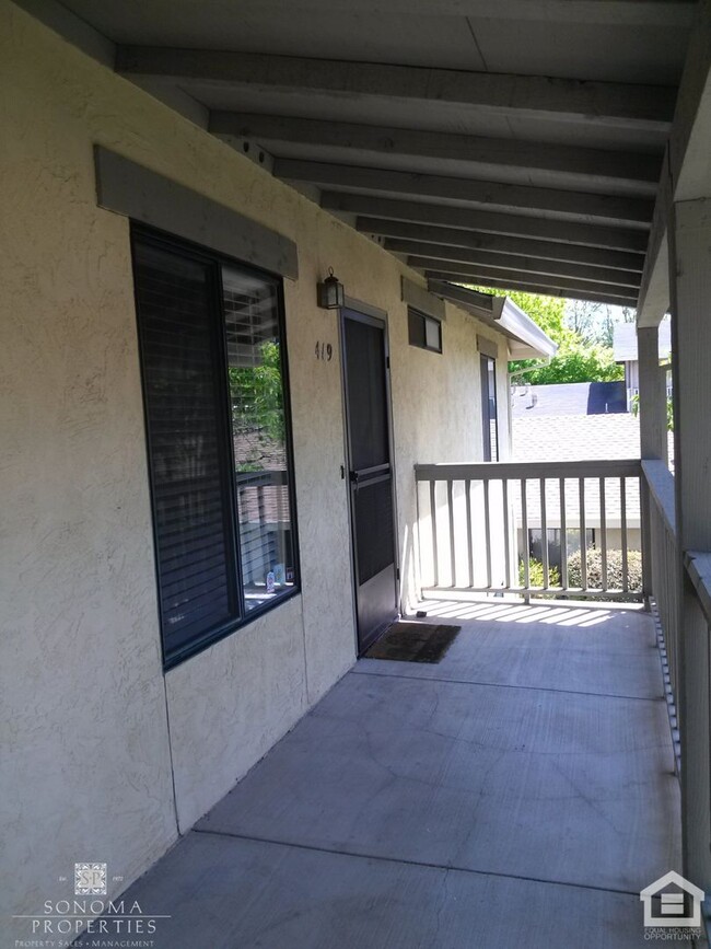 Foto del edificio - Lovely 2bd/1ba Condo Close to the Plaza – ...