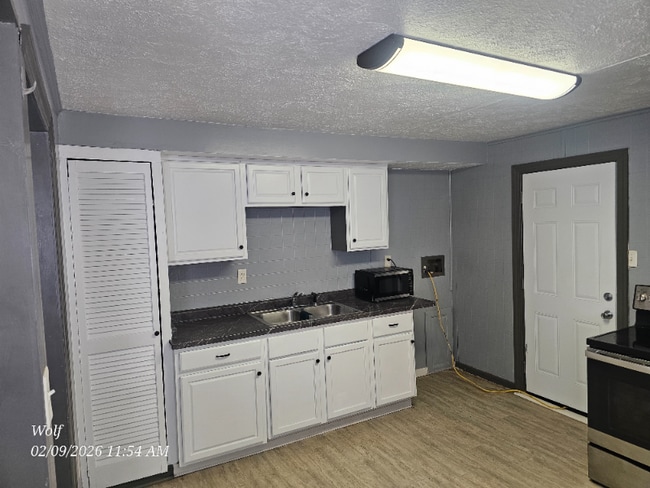 Foto del edificio - 2102 W Forest Dr