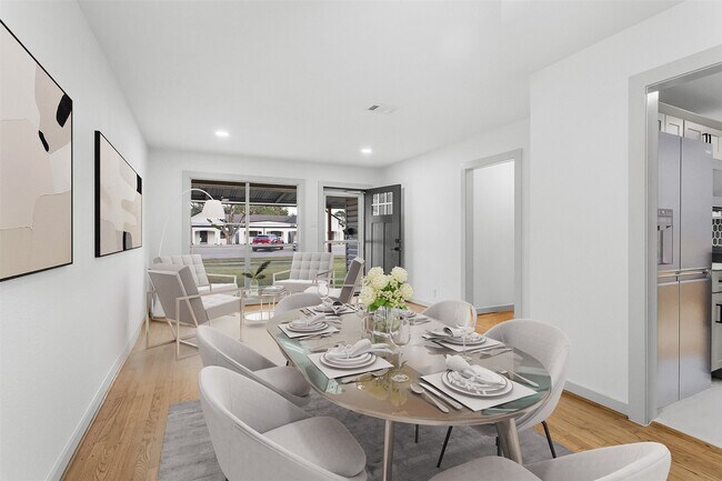 Foto del edificio - 2222 N Grand Blvd