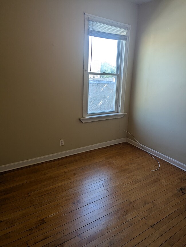 Building Photo - 1148 N Mayfield Ave