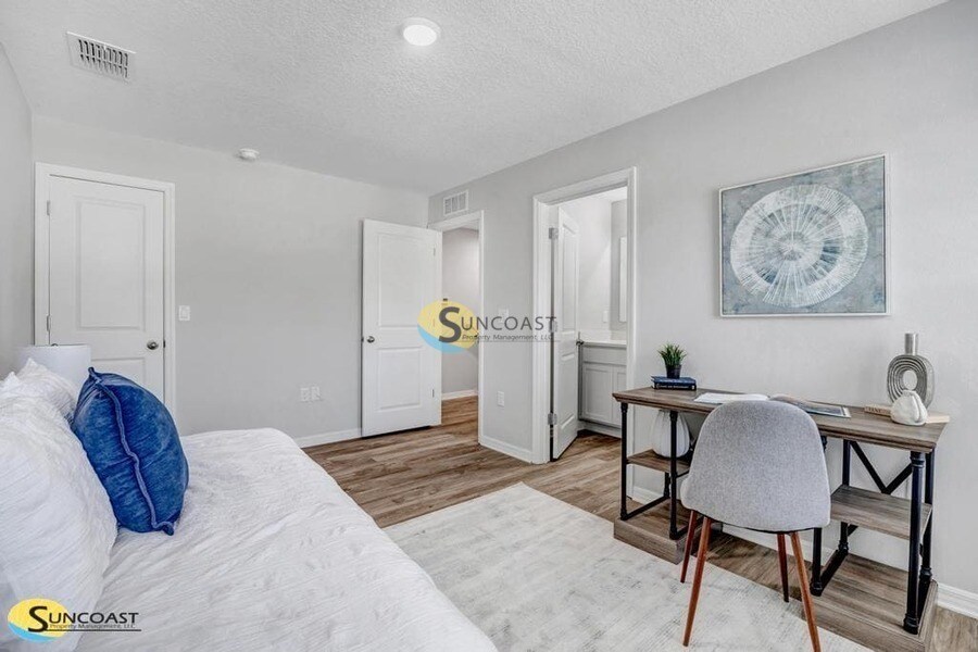 Primary Photo - 3821 SW 43rd Ct