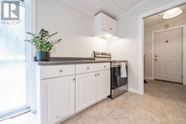 Photo du bâtiment - LOWER - 64 SECOND STREET