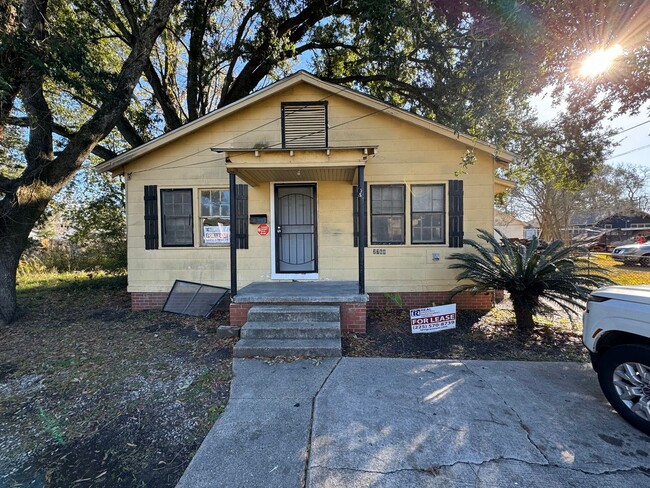 Building Photo - Housing Authority Vouchers Accepted !! 2-b...