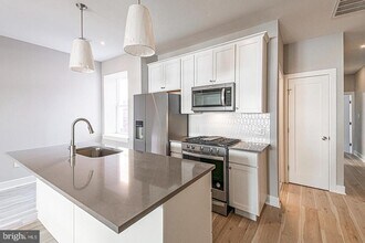 Building Photo - 5412 Chancellor St