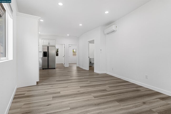 Building Photo - 18 Del Sol Ct
