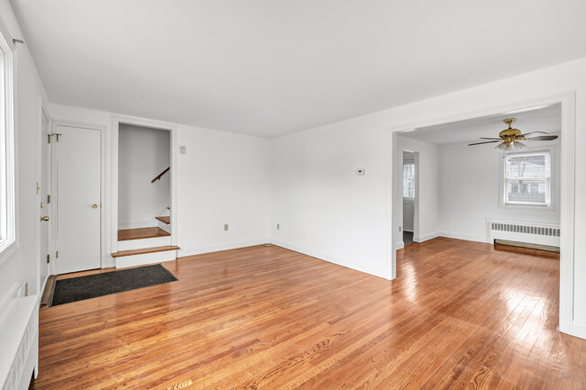Living rm to stairway & dining rm - 24 Earle St