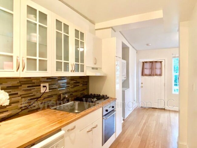 Photo - 1204 Holbrook St NE Apartment