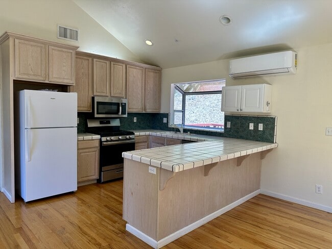 Building Photo - 25060 Soquel San Jose Rd