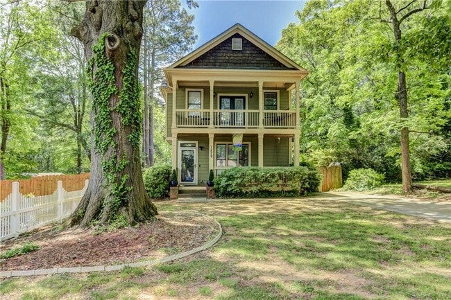 Building Photo - 1829 Sylvan Ridge Dr SW